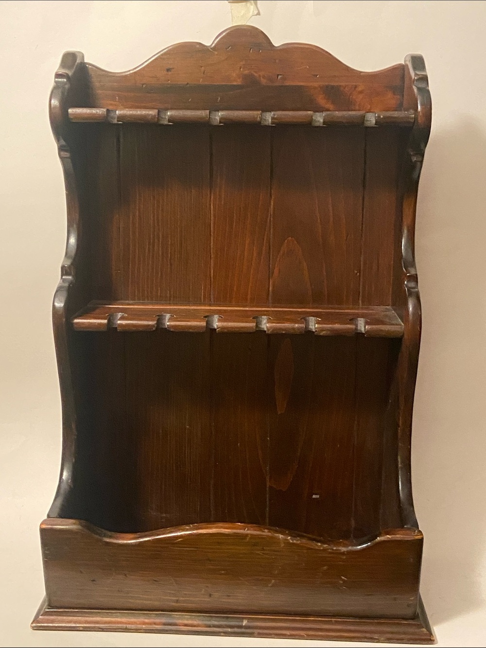 Vintage Ethan Allen Antiqued Old Tavern Pine Hanging Wall Shelf Spoon Rack